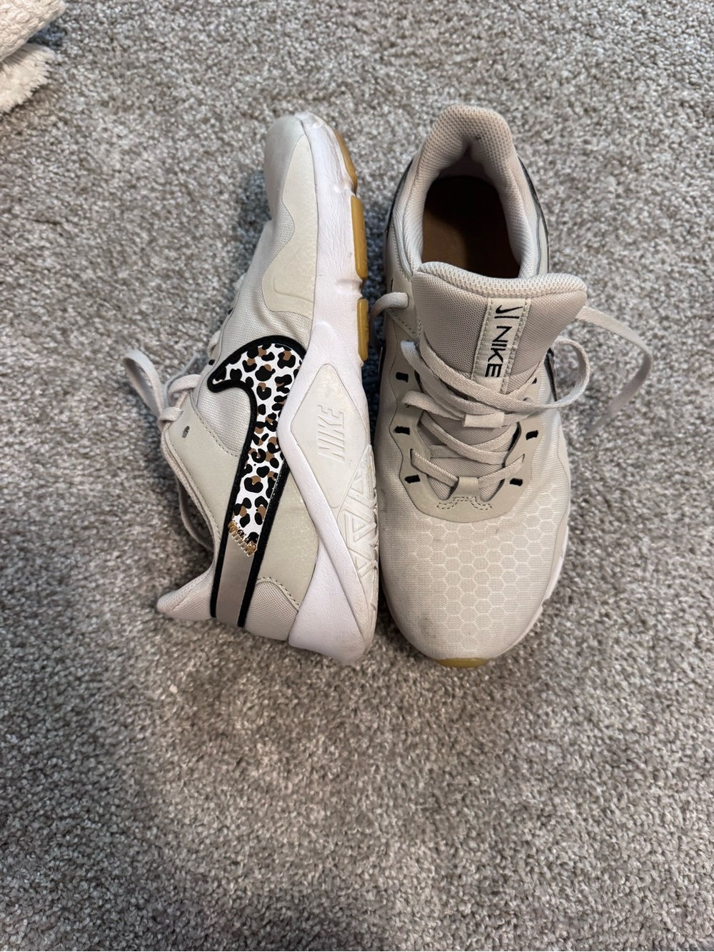 Nike Legend Essential 2 Premium Leopard